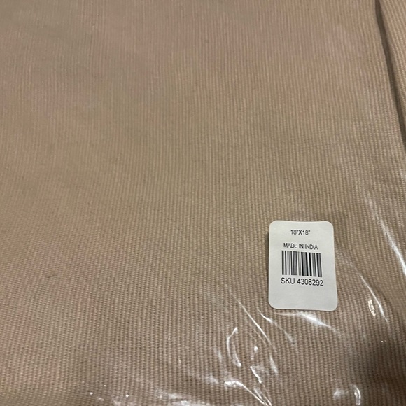 RARE! New Pottery Barn SW Tribal Kilim Pillow Cover, 18” #3 - Picture 4 of 9